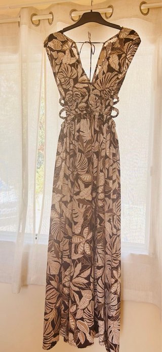 Vestido maxi con aberturas laterales