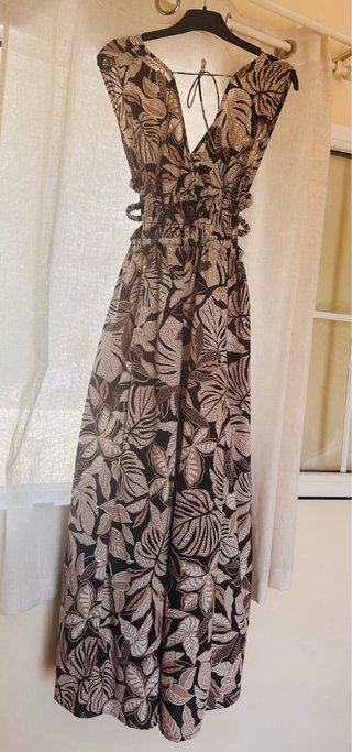 Vestido maxi con aberturas laterales