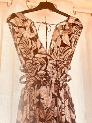 Vestido maxi con aberturas laterales