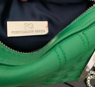 Bolso Purificación García bandolera caja verde