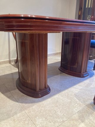 Mesa de comedor y 4 sillas de madera
