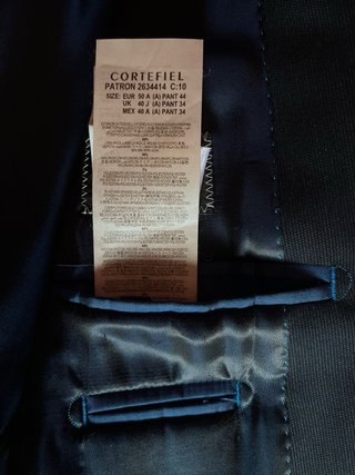 Traje azul oscuro marca Cortefiel