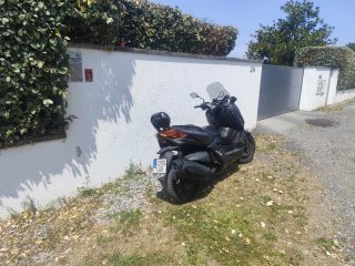 Yamaha Xmax 400 Negra