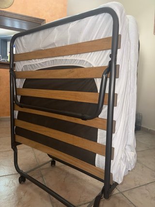 Cama Plegable Tela y Metal en ZAHARA DE LOS ATUNES