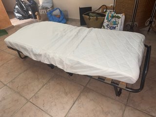 Cama Plegable Tela y Metal en ZAHARA DE LOS ATUNES