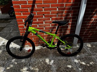 Bicicleta amarilla 20 con marchas