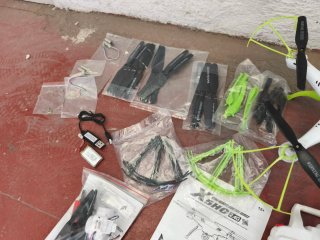 Lote di droni e accessori