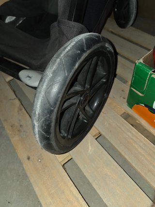 Carro de bebé con silla de coche