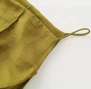 Vestido verde Zara con cinturón