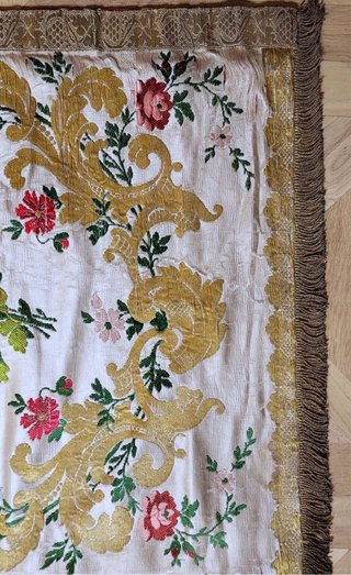 Antiguo frontal de altar brocado