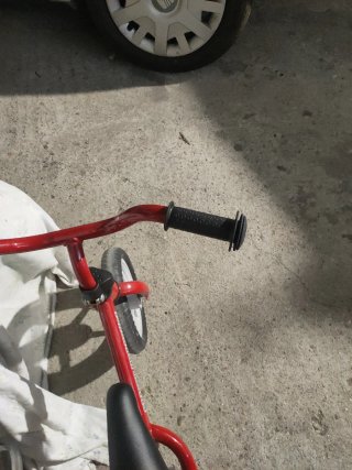 Bici de equilibrio roja
