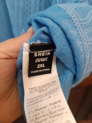 Blusa Azzurro Shein Curve XXXL / 46 / 18
