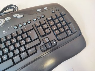 Teclado Logitech BH52 PS2