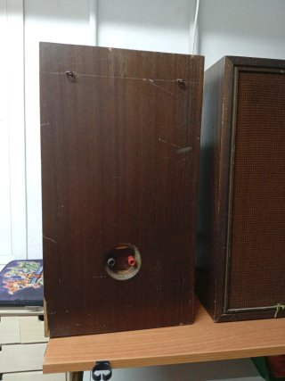 Altavoces madera Novo