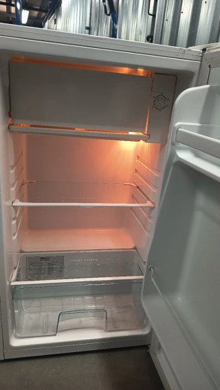 Frigorífico blanco pequeño
