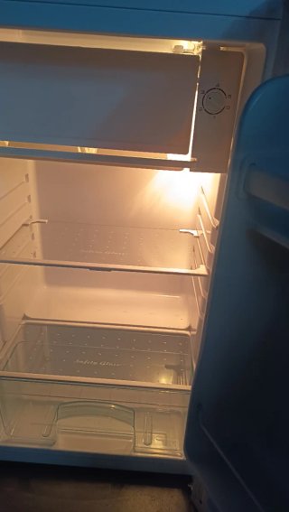 Frigorífico blanco pequeño
