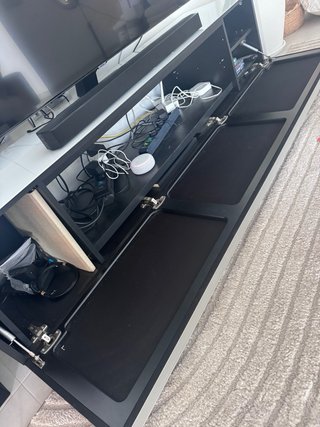 Mueble TV moderno cristal y tejido acustico
