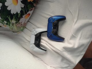 PlayStation 5 + 2 Mandos DualSense