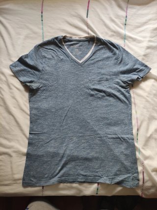 Camiseta azul cuello pico M