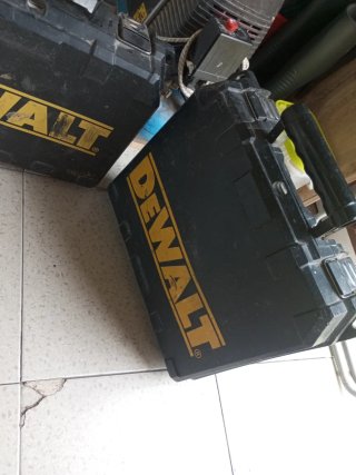 Taladro Dewalt y cargadores