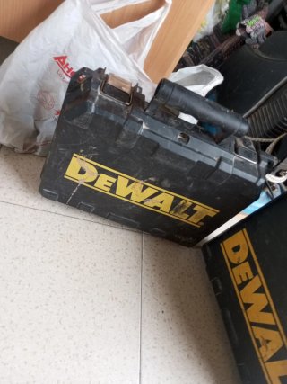 Taladro Dewalt y cargadores