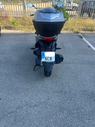 Honda SH 350i Plata y Negra