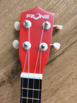 Ukelele Rojo FZONE