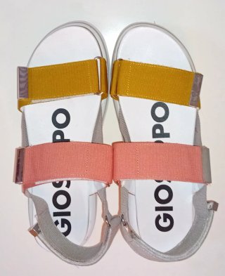 Sandalias de plataforma sin uso Gioseppo