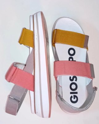 Sandalias de plataforma sin uso Gioseppo