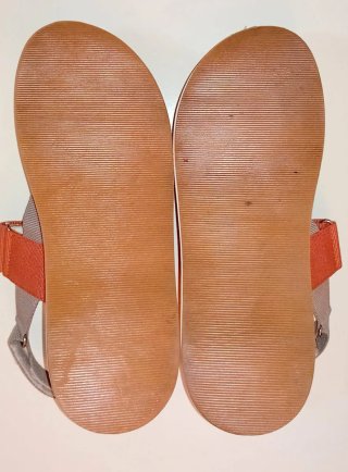 Sandalias de plataforma sin uso Gioseppo