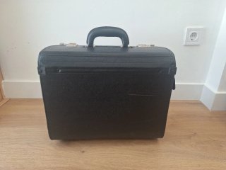 Maletín Samsonite Rígido con Contraseña