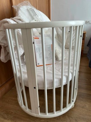 Mini cuna Stokke Sleepi con extensión