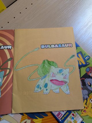 Revistas Aprende y Juega con pokémon.