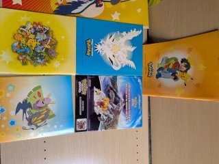 Revistas Aprende y Juega con pokémon.