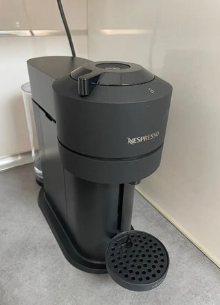 Cafetera Nespresso Negra