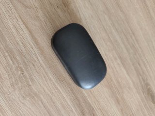 Estuche negro para joyas, auriculares, lentillas..