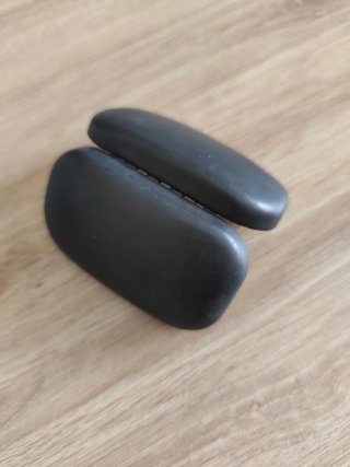 Estuche negro para joyas, auriculares, lentillas..