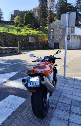 Aprilia Tuono 1000R. 25.000 km.