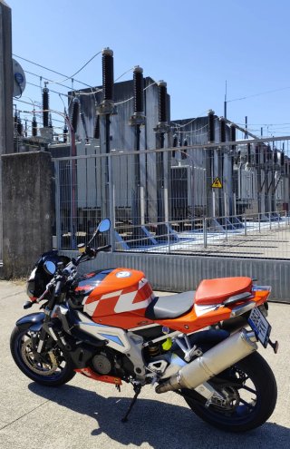 Aprilia Tuono 1000R. 25.000 km.