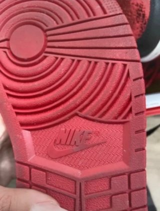 Air Jordan 1 Retro High OG Ruby