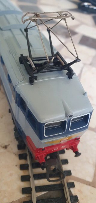 Lima H0 Locomotiva FS E656 Caimano