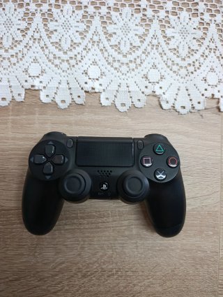 PS4 Pro Negra + Mando DualShock 4