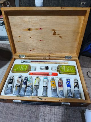 Caja de pinturas de madera