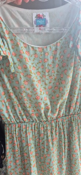 Vestido floral verde y rosa