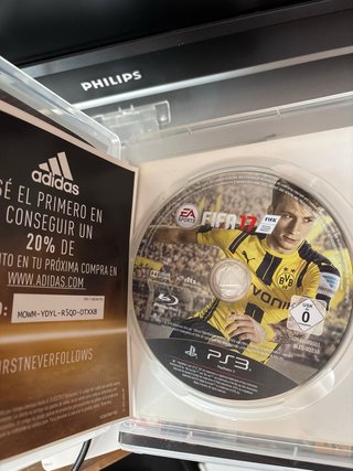 PS3 Super Slim 500GB + 2 Controller (caricatore) + Giochi
