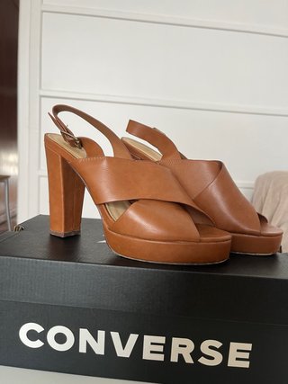 Sandalias de tacón plataforma marrones