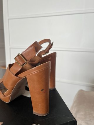 Sandalias de tacón plataforma marrones
