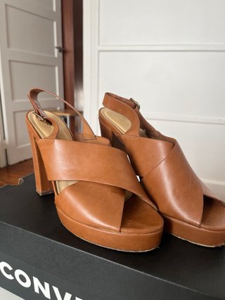 Sandalias de tacón plataforma marrones