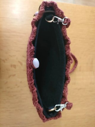 Bolso artesanal de ganchillo con flores