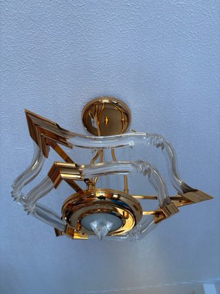 Lámpara de techo dorada elegante